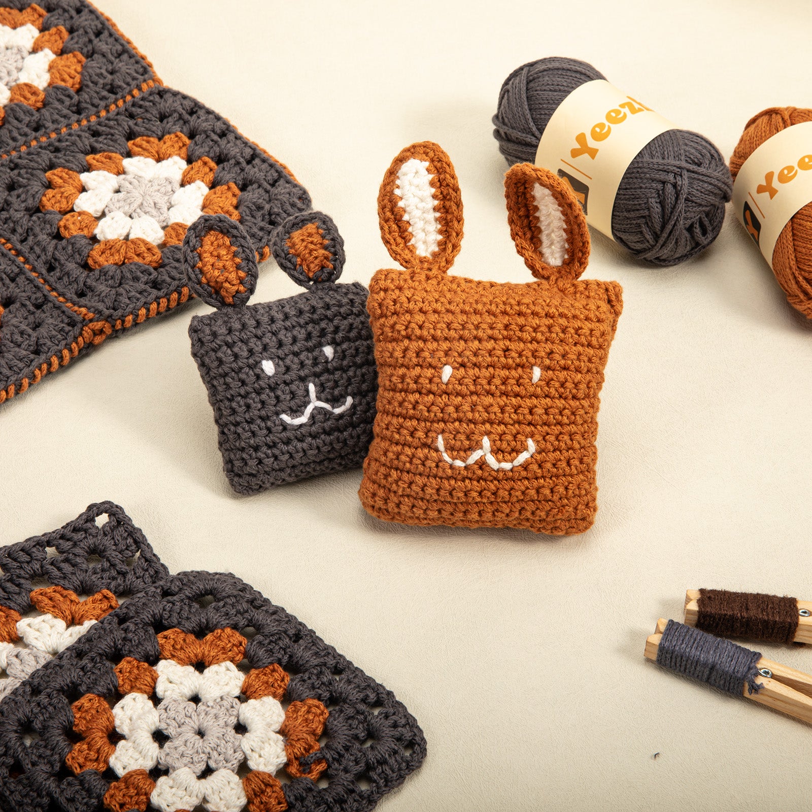Bunny_pillow_crochet_pattern