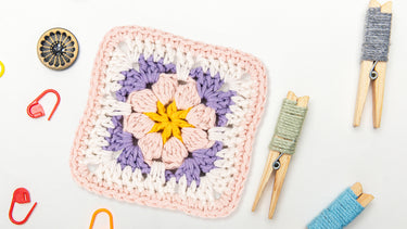 Periwinkle Granny Square – Yeezhee